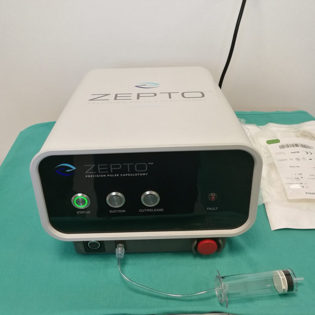Operácia sivého zákalu s MYNOSYS ZEPTO™ Technológiou